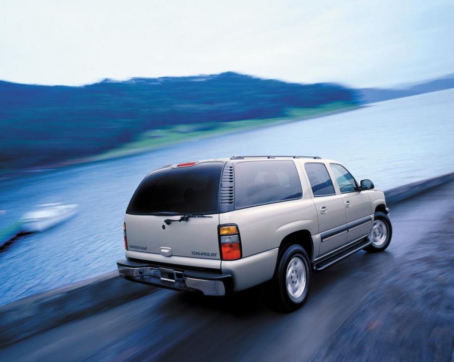  Chevrolet Suburban 2000 года  (фото 13 из 48)